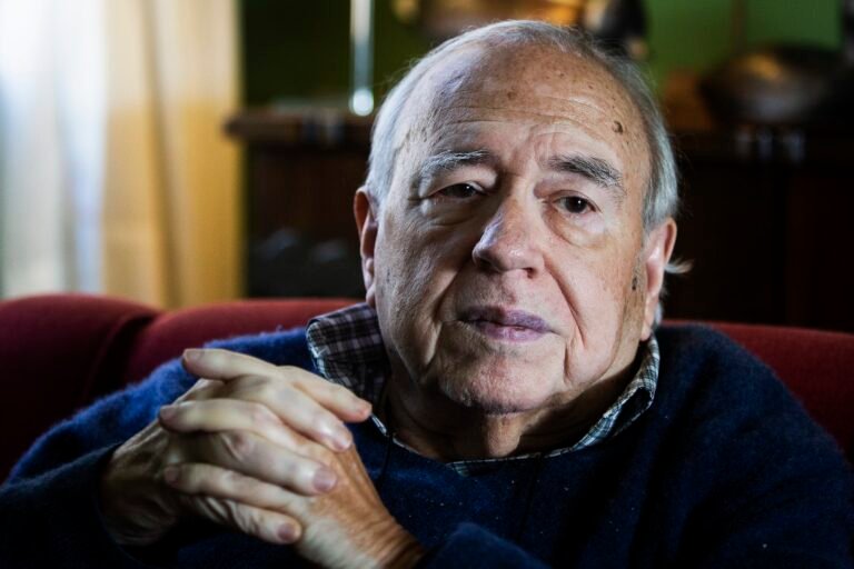 Releia últimas colunas de Luis Fernando Verissimo no jornal Zero Hora