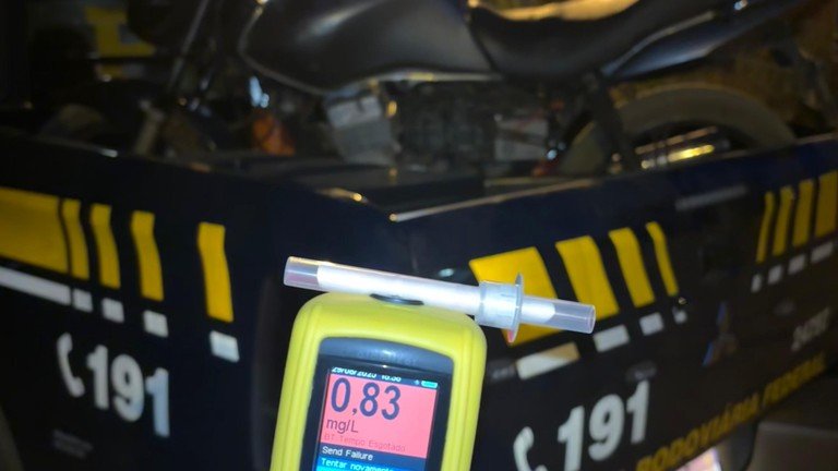 Homem é preso ao pilotar moto embriagado, sem habilitação e com licenciamento vencido desde 2011 no MA