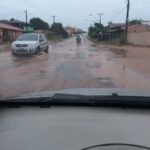 buracos-e-lama-dificultam-transito-em-trecho-da-av.-curua-una,-diz-internauta