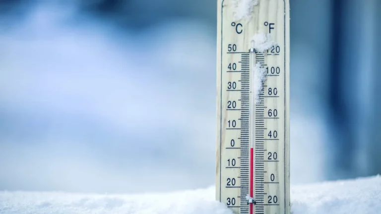 frio-intenso:-santa-catarina-registra-8oc;-estradas-e-‘paredao’-ficam-congelados