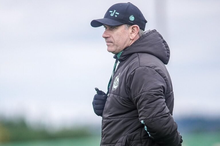 penultimo-no-brasileirao,-juventude-confirma-a-demissao-de-claudio-tencati-apos-sete-jogos