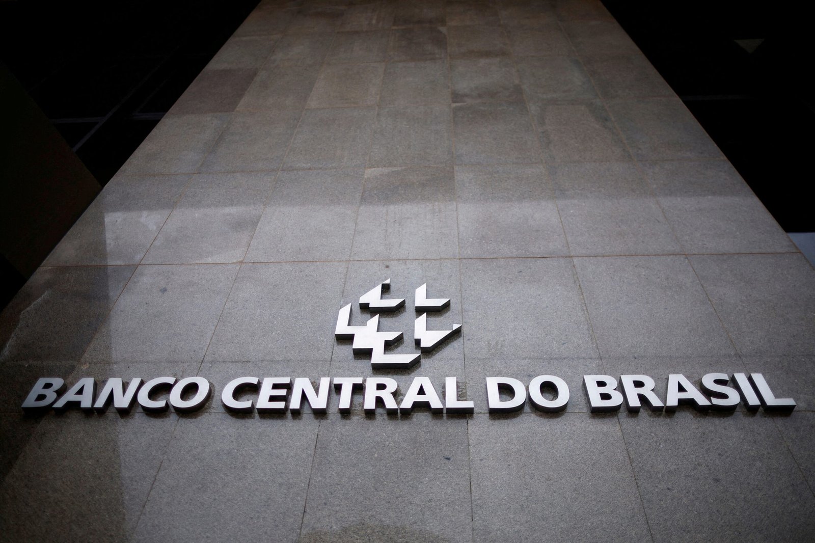 apos-10-meses-subindo-juros,-bc-deve-concluir-ciclo-de-alta-e-iniciar-periodo-longo-de-manutencao