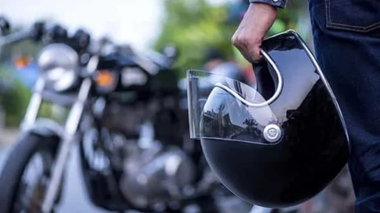 estudo-mostra-que-ainda-nao-e-possivel-dizer-se-faixa-azul-reduz-morte-de-motociclistas