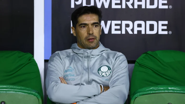 abel-se-chateia-com-arbitragem-e-reclama-do-var-de-corinthians-x-palmeiras:-‘estou-desiludido’
