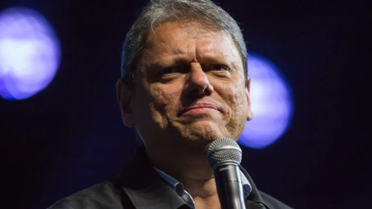 tarcisio-pede-ao-stf-permissao-para-visitar-bolsonaro-em-cadeia-domiciliar