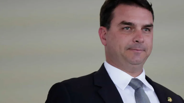 moraes-autoriza-bolsonaro-a-conseguir-visitas-de-filhos,-cunhadas-e-netos