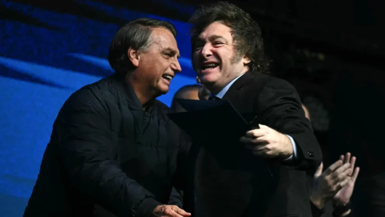 moraes-da-48h-para-bolsonaro-esclarecer-papel-com-demanda-de-abrigo