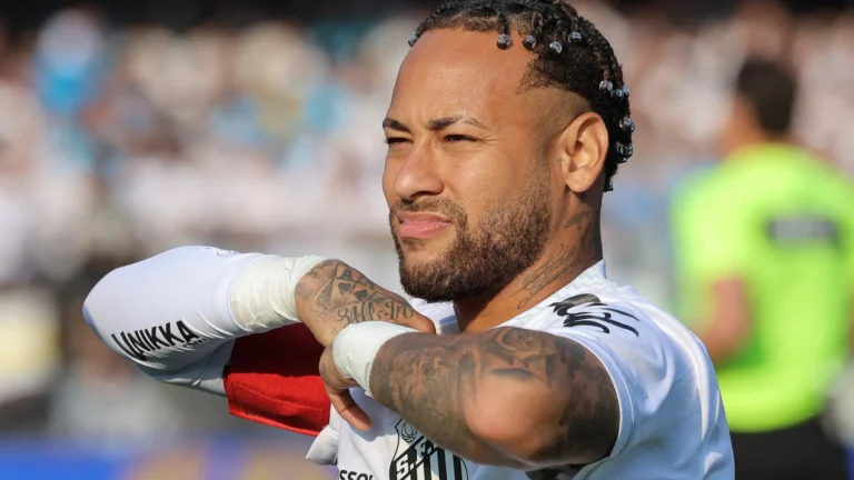 para-ancelotti-ou-santos?-aviso-de-neymar-motivo-polemica-na-web