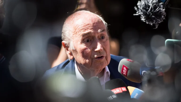 blatter-e-platini-sao-absolvidos-na-suica-em-acontecimento-de-pagamento-proibido