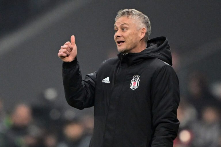 extinto-nos-playoffs-da-conference,-besiktas-demite-solskjaer