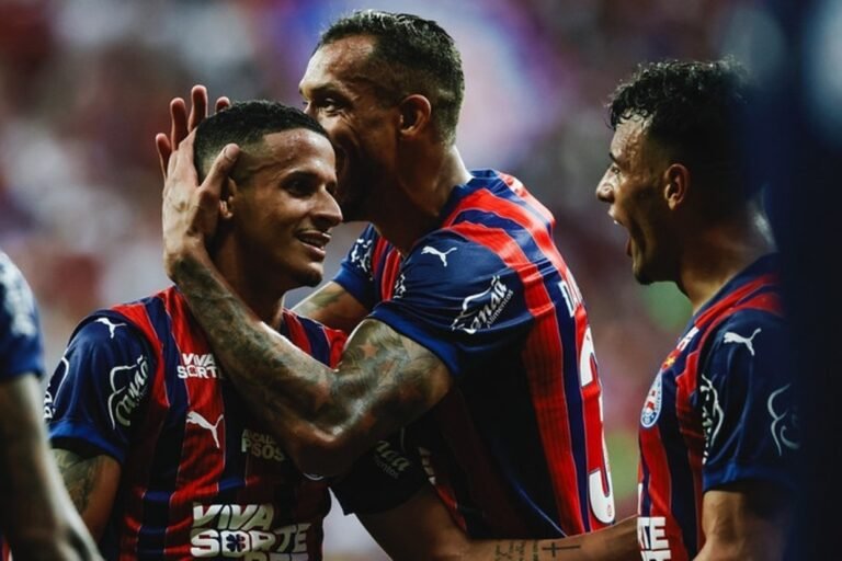 juba-resolve-no-encerramento-e-bahia-sai-diante-do-fluminense-na-despensa-do-brasil