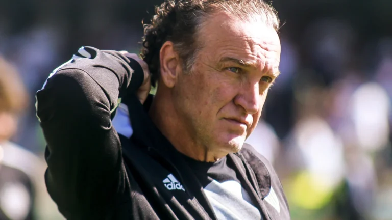 atletico-mg-anuncia-solucao-do-perito-cuca,-oito-meses-em-seguida-contratacao