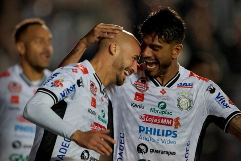 fabricante-fronteira-cedo-e-vence-o-coritiba,-que-perde-eventualidade-de-dirigir-encadeamento-b
