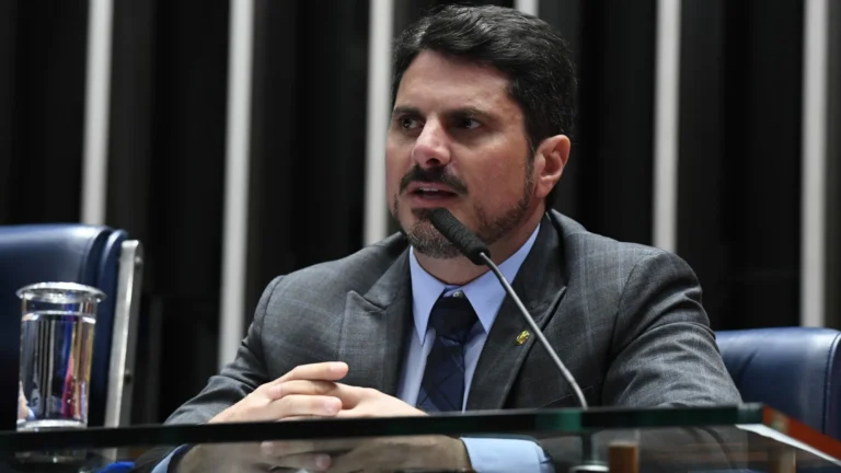 moraes-atende-procura-de-alcolumbre-e-derruba-cautelares-de-marcos-do-val