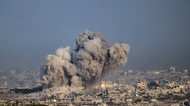 gaza-tem-inedito-dia-de-ataques-intensos,-com-44-mortos-e-coacao-por-armisticio