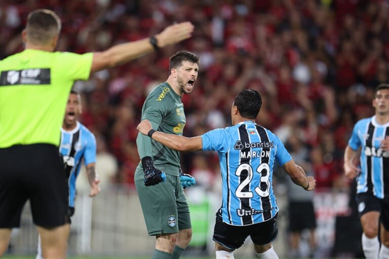 com-gol-de-goleiro-no-termino,-gremio-arranca-empate-com-fla-no-maracana