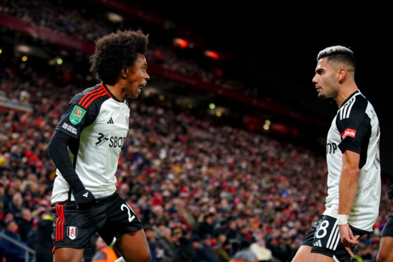 willian,-ex-corinthians-e-chelsea,-esta-adjacente-de-substanciar-o-gremio