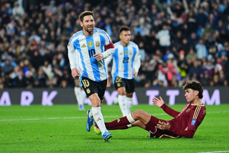 no-derradeiro-tango-em-buenos-aires,-messi-se-despede-das-eliminatoria-com-mais-uma-noite-de-gala