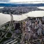 Florianópolis é a cidade mais competitiva do Brasil, mas despenca posições em acesso à saúde e educação