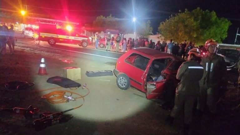 Mulher morre após acidente envolvendo dois carros, em Patos