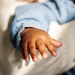 Pai é condenado a 45 anos de prisão por matar bebê de 5 meses por ela chorar, no Paraná