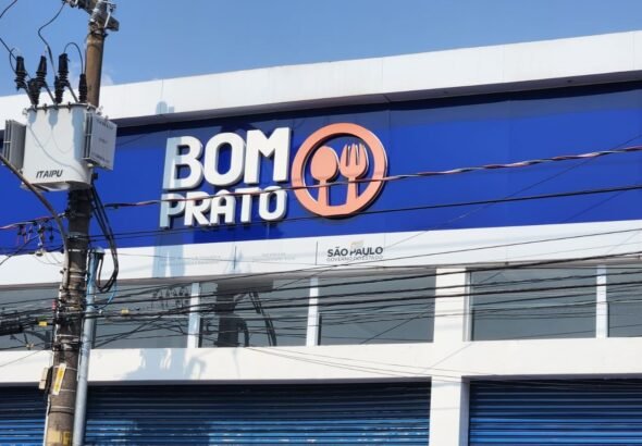 Pedestre morre atropelado na Avenida Brasil, em frente ao Bom Prato, em Presidente Prudente