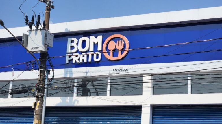 Pedestre morre atropelado na Avenida Brasil, em frente ao Bom Prato, em Presidente Prudente