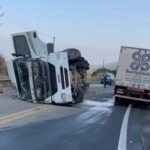 Caminhão e carreta se envolvem em acidente e resulta em tombamento na BR-356, em Itaperuna