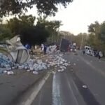 Dois acidentes com tombamentos de caminhões são registrados na RJ-116 em Santo Antônio de Pádua