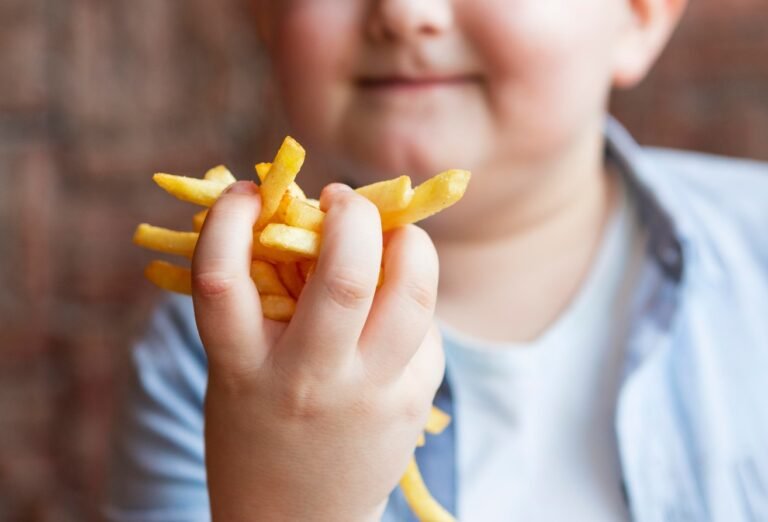 Obesidade infantil cresce no Vale e região: um em cada três adolescentes de 10 a 19 anos tem excesso de peso