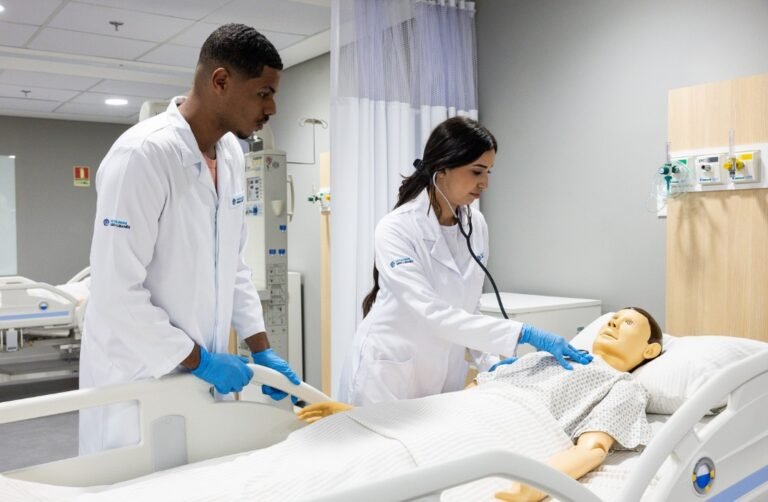Enamed 2025: abertas as inscrições para exame que vai avaliar cursos de Medicina e selecionar profissionais para residência médica