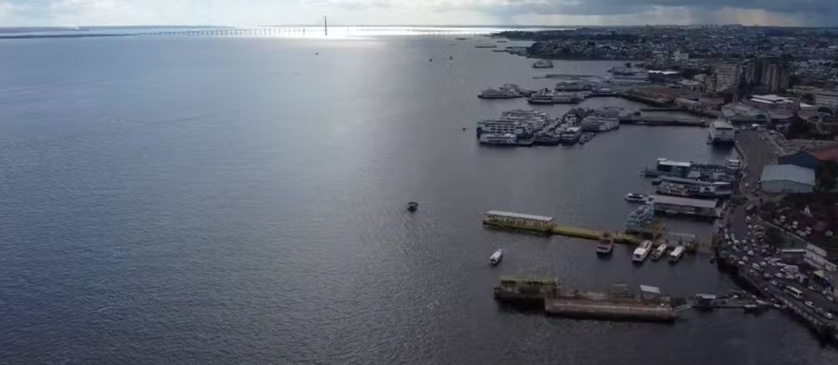 Nível do Rio Negro baixa dois centímetros em Manaus após cerca de 250 dias seguidos de subida