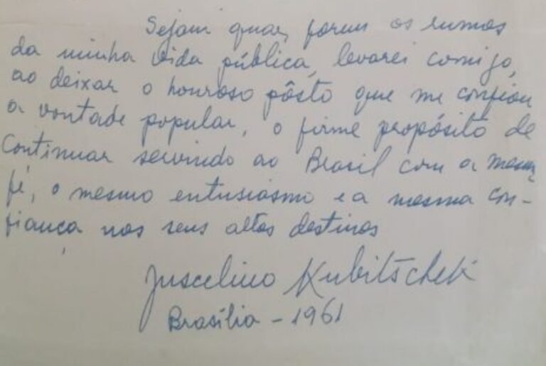 Estagiária de museu encontra carta de JK dentro de livro no interior de MG: 'Um tesouro'