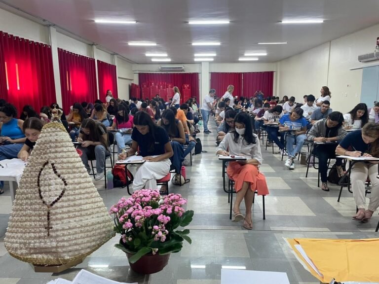 Concurso de redação sobre o Círio abre inscrições nesta segunda-feira, 1º; saiba como participar