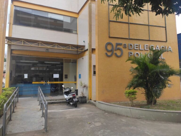 Homem é morto a tiros após discussão em bar em Vassouras