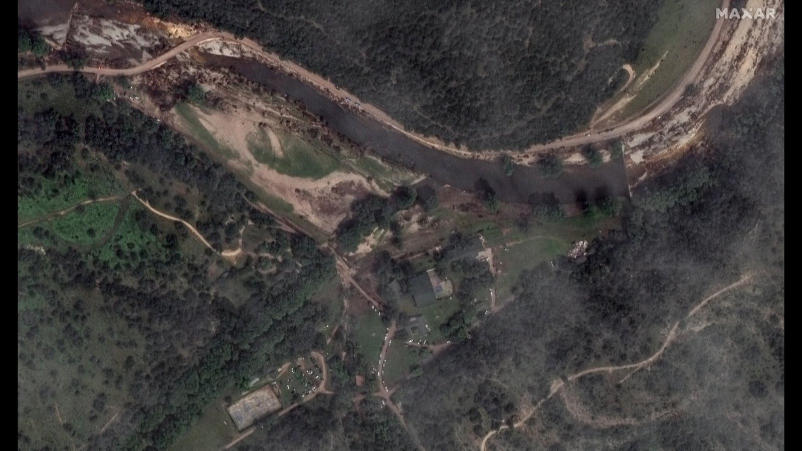 ANTES E DEPOIS: imagens de satélite mostram destruição no Texas após enchentes