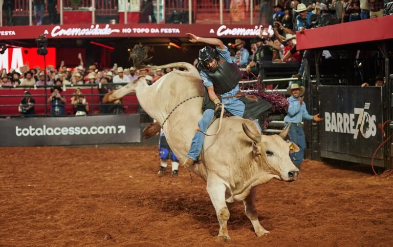 Renan Alves, de Orlândia, vence favoritos e conquista Liga Nacional de Rodeio em Barretos