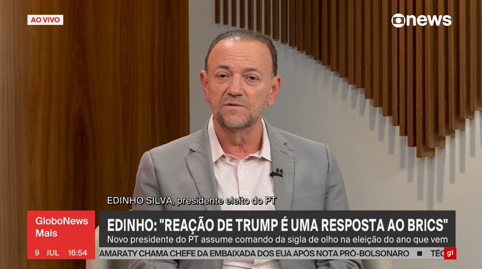 Presidente do PT diz que taxa de 50% imposta por Trump é 'postura autoritária' e defende Brasil soberano