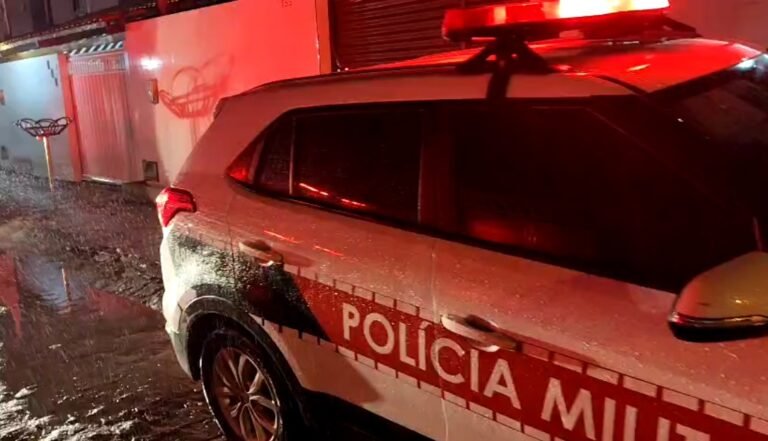Homem é morto a tiros em casa, no bairro do Valentina, em João Pessoa