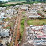 Cobrança de energia suspensa e casas emergenciais: governo anuncia medidas para cidade destruída por tornado no PR