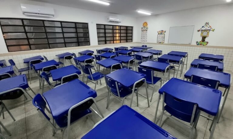 Alunos do ensino médio do RN poderão passar de ano mesmo com reprovação em até seis disciplinas, diz Seec