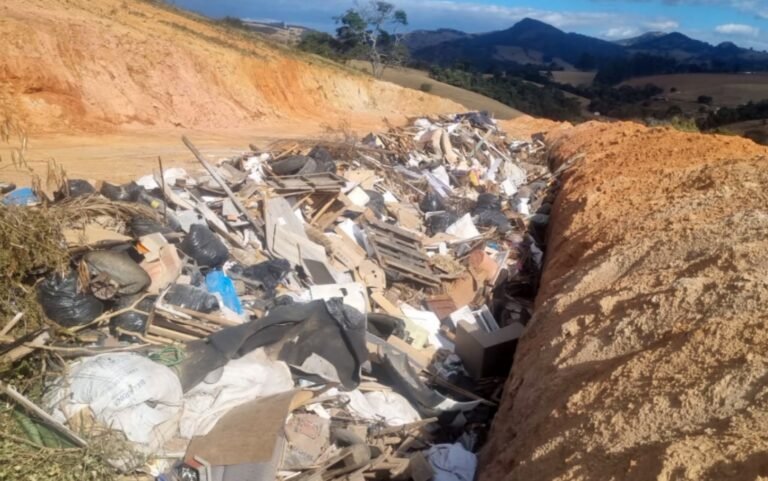 Prefeitura de Santa Rita de Caldas é multada em mais de R$ 82 mil por descarte irregular de lixo na zona rural