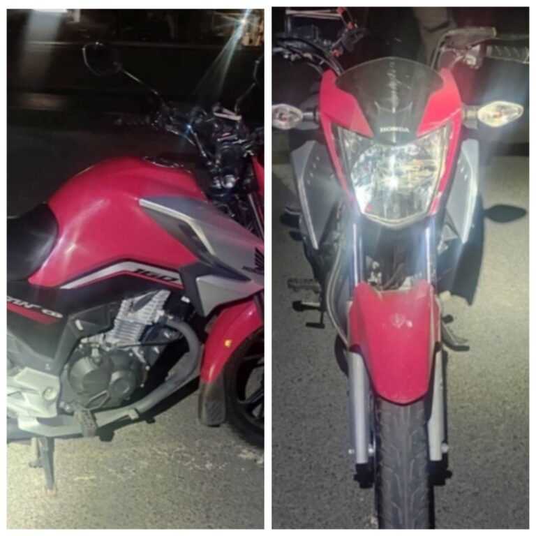 Motorista de caminhonete joga ocupantes de moto para fora da pista, pergunta se estão feridos, mas foge sem prestar socorro