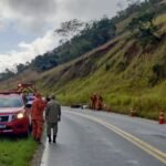 Batida entre motos deixa dois mortos na RJ-106, em Saquarema