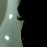 'Me enforcou e só parou quando minha filha gritou', diz mulher que tem medida protetiva contra o ex