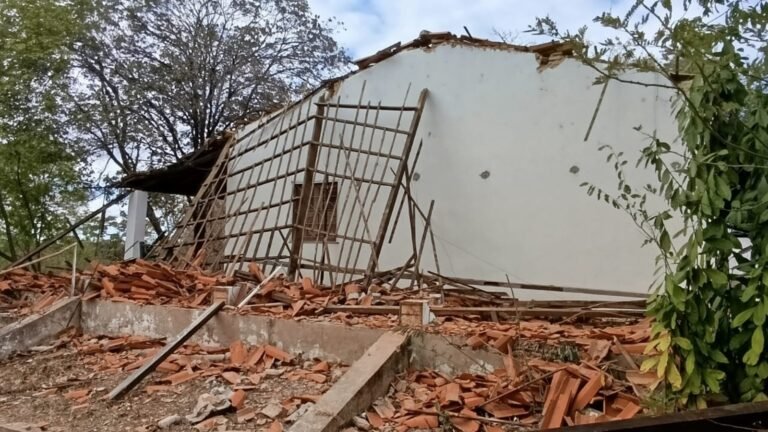 Teto de imóvel desaba e 10 pessoas ficam feridas durante evento religioso em Campo Maior, no Piauí