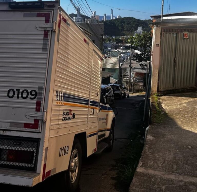 Feminicídio: mulher é condenada a 35 anos de prisão por matar namorada a facadas em SC
