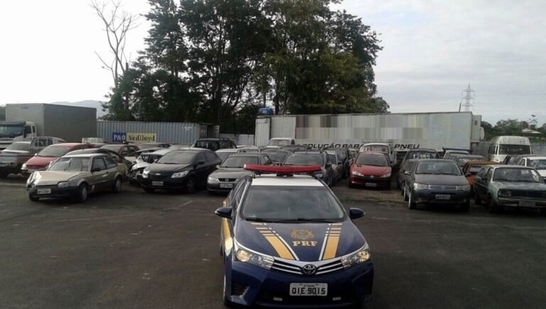 Carro por R$ 200? PRF promove leilão com 2 mil veículos em SC
