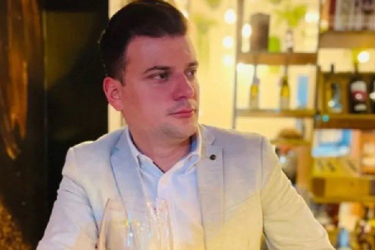 Mesmo condenado a 50 anos por integrar organização de tráfico de drogas, delegado Rafael Gomes ainda não perderá cargo público
