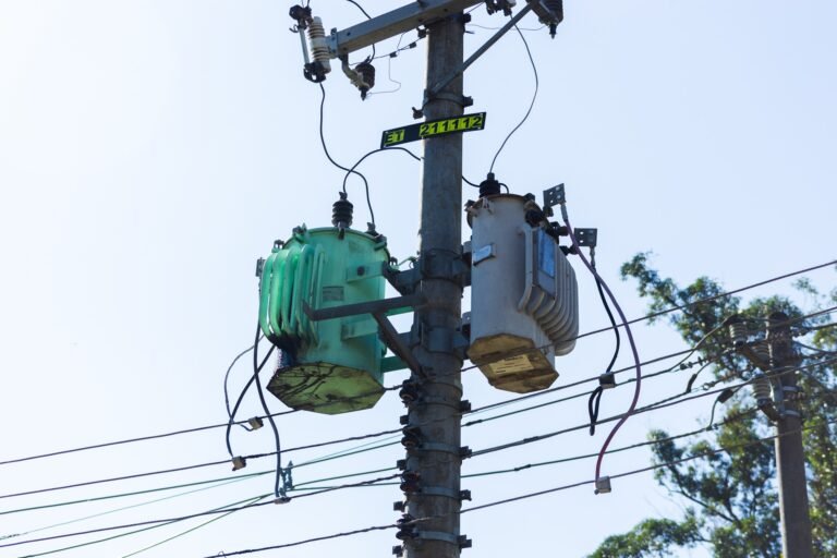 Fiação furtada da Enel no RJ em 2025 daria quase uma volta na Lagoa; Campos e São Gonçalo lideram ranking